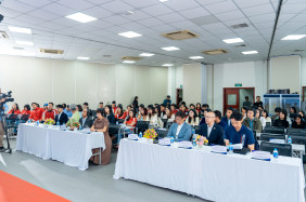 (V.J.C.C PAVILION 2025) TỌA ĐÀM DOANH NGHIỆP VỚI SINH VIÊN: Khơi dậy định hướng – Nâng tầm năng lực – Dẫn bước tương lai